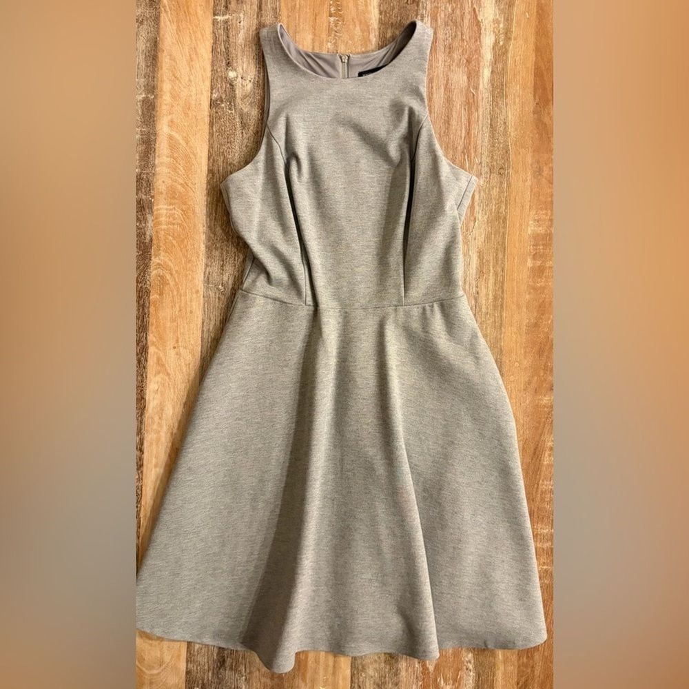 White House Black Market Size 6 Dress Sleeveless Gray Ponte Fit and Flare WHBM - Picture 6 of 14